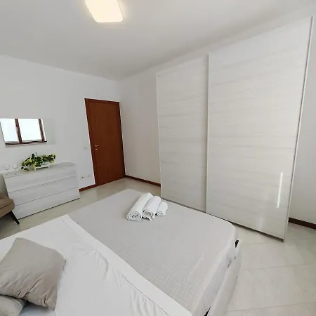 Casa Luna Арона